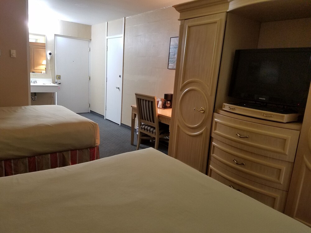 Coulee House Inn & Suites, Coulee Dam 144 Room Prices & Reviews