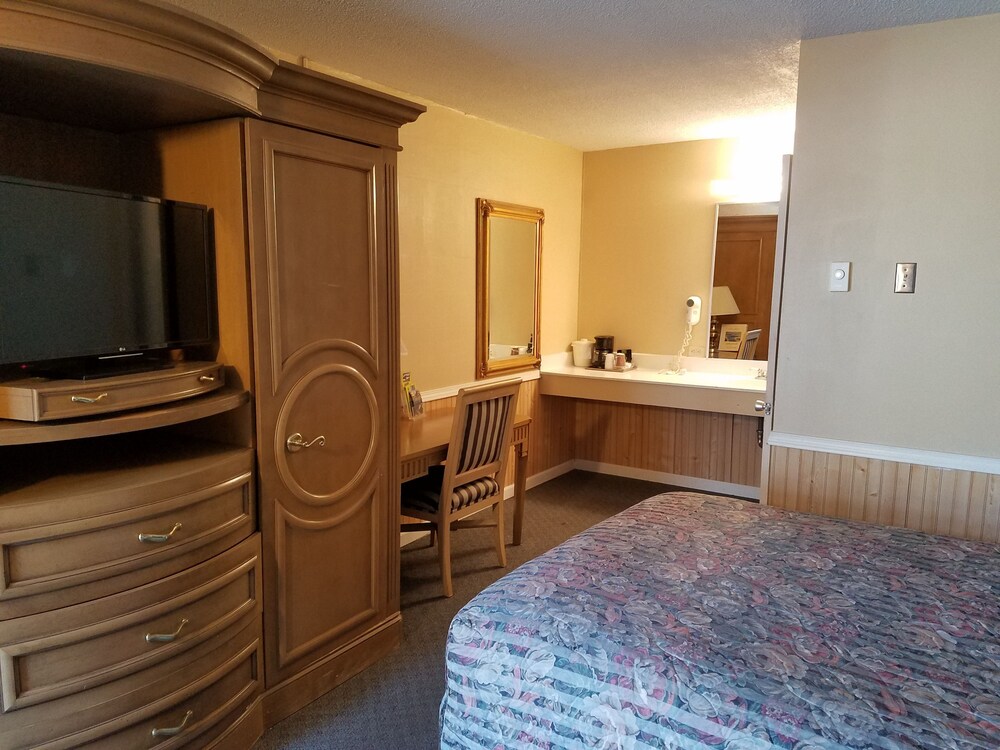 Coulee House Inn & Suites, Coulee Dam 144 Room Prices & Reviews