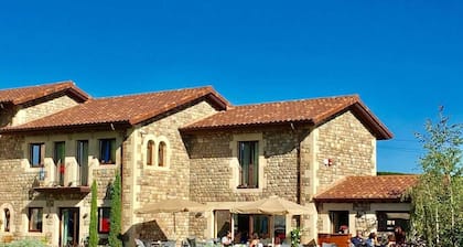 La Fuentona De Santillana