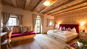 Premium bedding, in-room safe, free cribs/infant beds, free WiFi