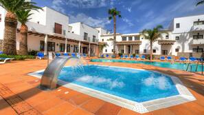 2 piscinas al aire libre