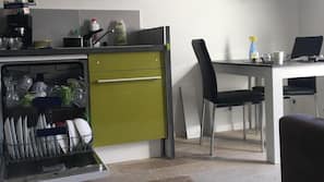 Réfrigérateur, micro-ondes, four, fourneau de cuisine