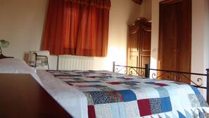 Biancheria da letto di alta qualità, minibar, una scrivania