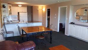 Desk, iron/ironing board, free WiFi, wheelchair access