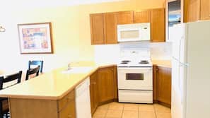 Full-sized fridge, microwave, oven, dishwasher