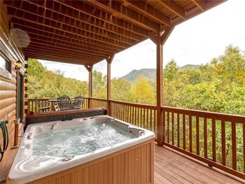 A Majestic View Iii 3 Bedroom Home With Hot Tub Gatlinburg