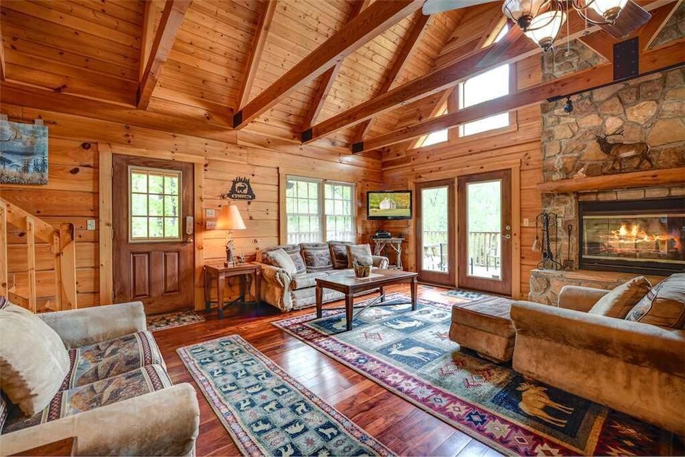 Elkhorn Lodge 3 Bedroom Home With Hot Tub In Gatlinburg Pigeon