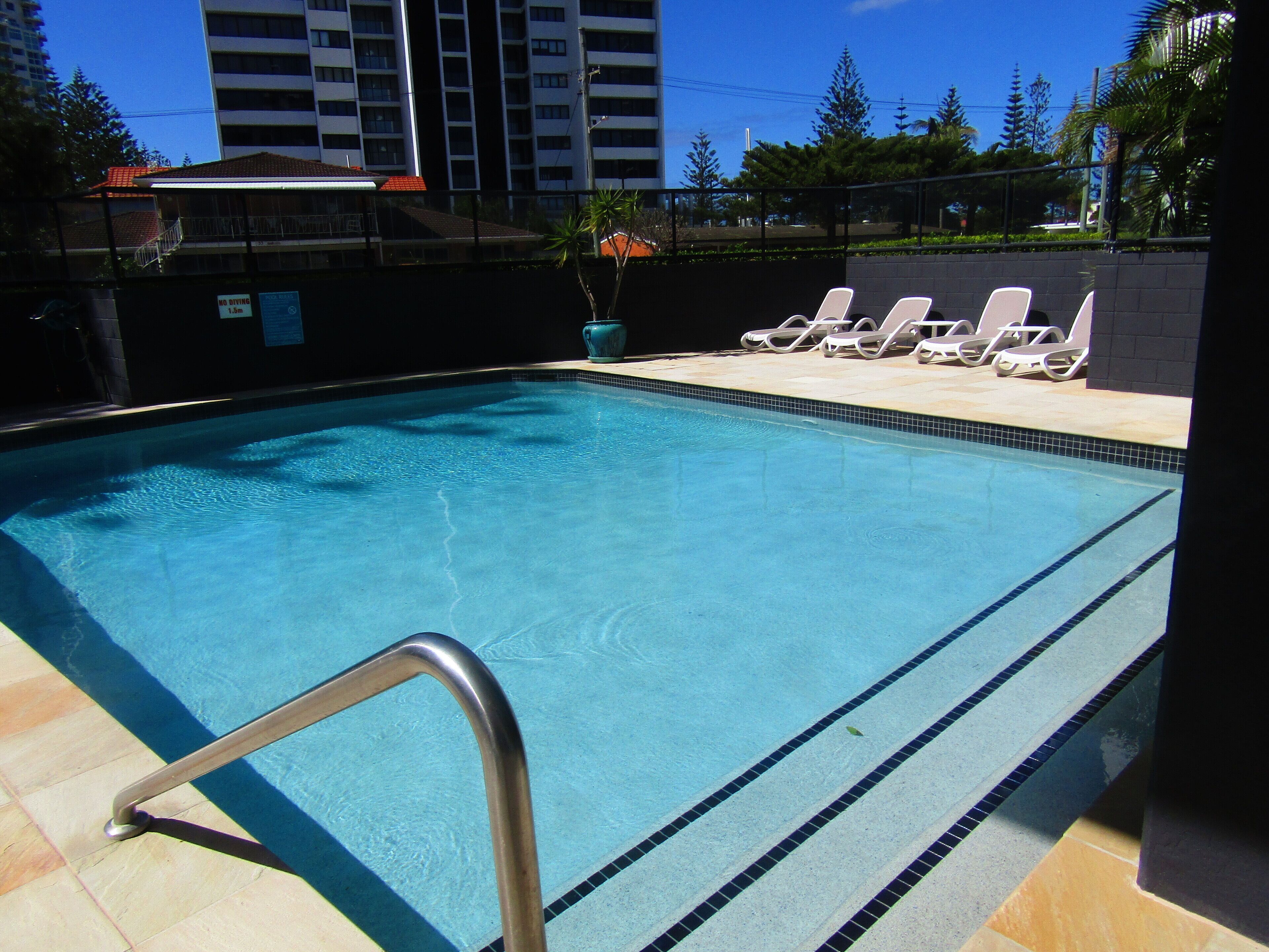 Ocean/city Views Fast Wifi Shoppers Paradise Clean King Bed Movies on Demand