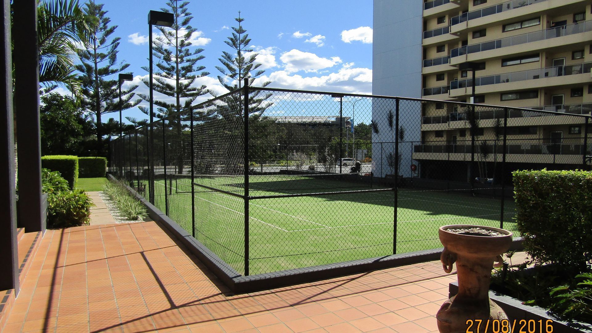 Ocean/city Views Fast Wifi Shoppers Paradise Clean King Bed Movies on Demand