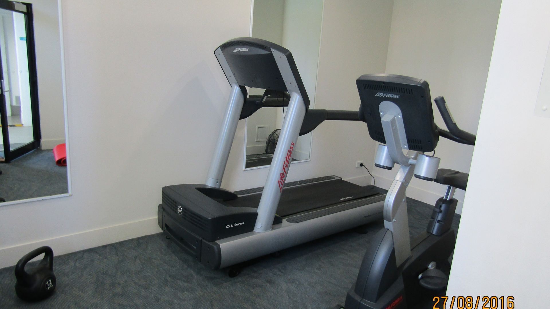 Ocean/city Views Fast Wifi Shoppers Paradise Clean King Bed Movies on Demand