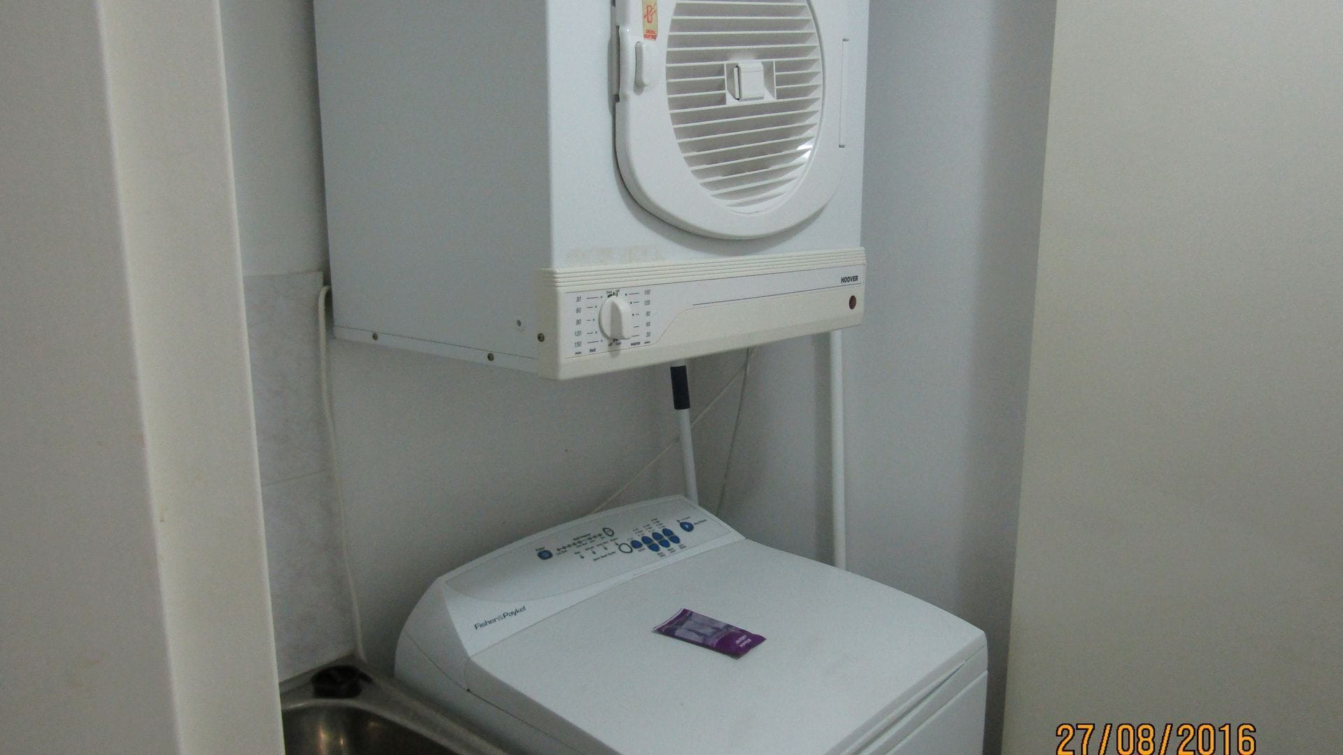 Ocean/city Views Fast Wifi Shoppers Paradise Clean King Bed Movies on Demand