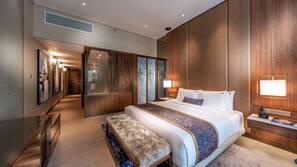 Premium bedding, in-room safe, desk, blackout drapes