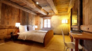Premium bedding, individually decorated, individually furnished, desk