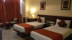 Minibar, in-room safe, desk, iron/ironing board