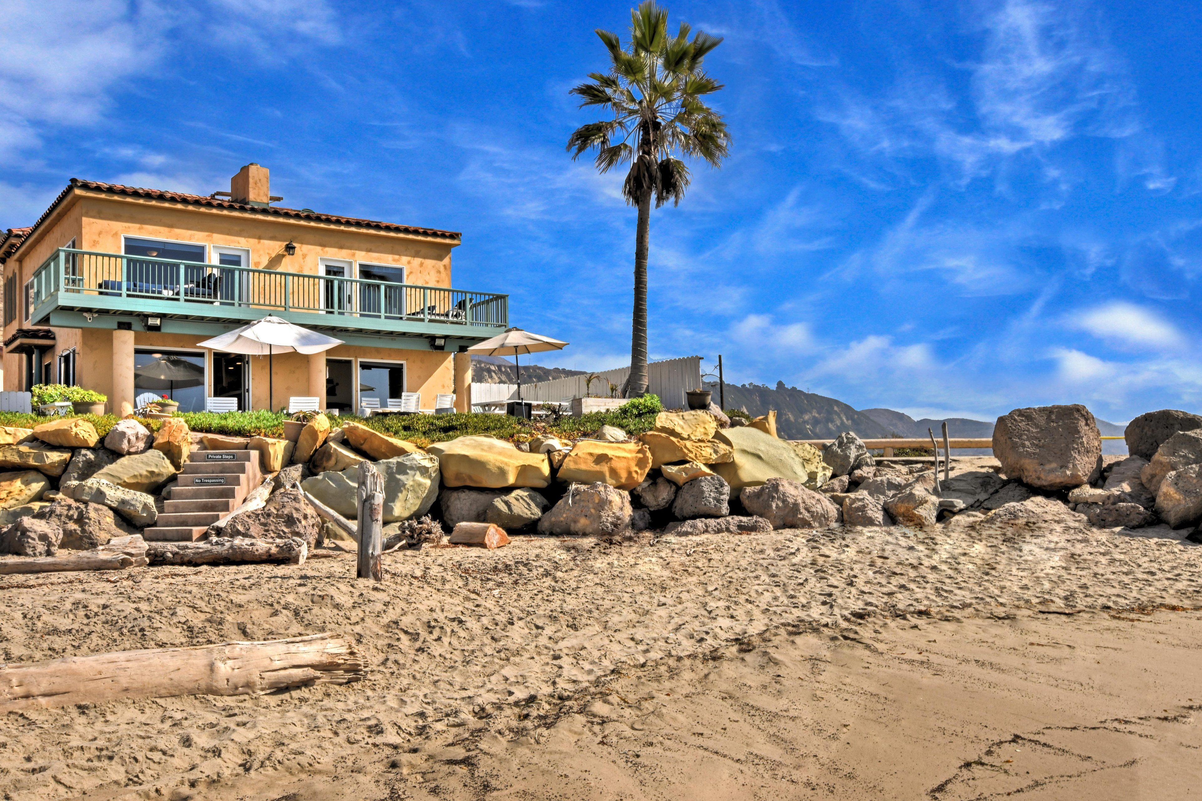 Oceanfront 4br W/ Private Patio 4 Bedroom Home in Ventura, United States