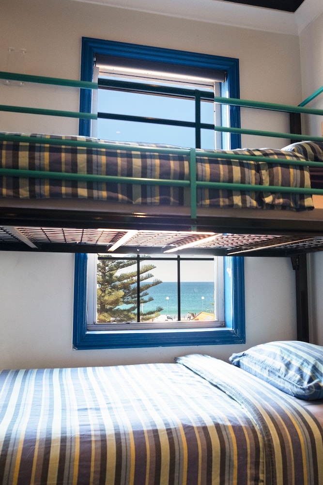 Mad Monkey Coogee Beach Hostel