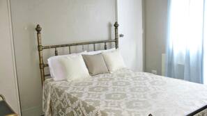 Desk, blackout drapes, free WiFi, linens