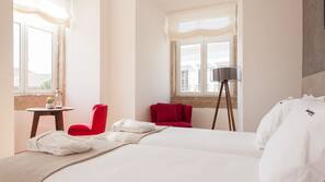 Coffre-forts dans les chambres, bureau, rideaux occultants