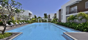 2 outdoor pools, open 7:00 AM to 7:00 PM, sun loungers