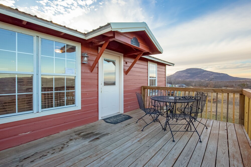 Panoramic Mountain View Cabin For 5 In Medicine Park Cheap Hotel