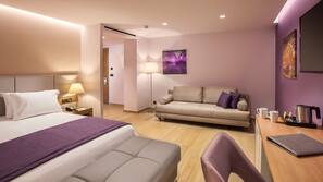 Memory foam beds, in-room safe, desk, blackout drapes