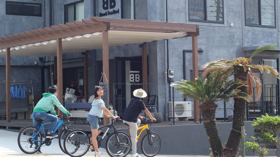 BookTeaBed IZUOSHIMA - Hostel