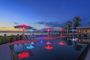 Outdoor pool, pool umbrellas, sun loungers