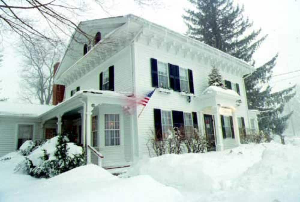 The Tolland Inn in Hartford, United States