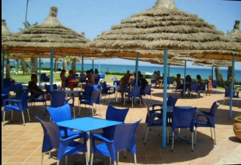 Imagen de Plage  Piscine - Beach  Pool Location. La Baie. (8 de 13)