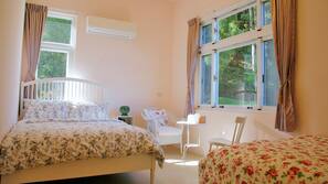 3 bedrooms, Egyptian cotton sheets, premium bedding, down comforters