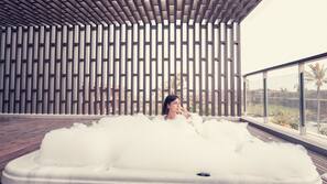 Outdoor spa bath