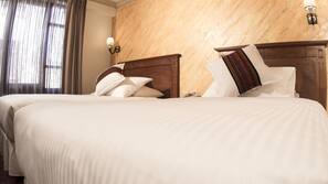 In-room safe, desk, blackout drapes, soundproofing