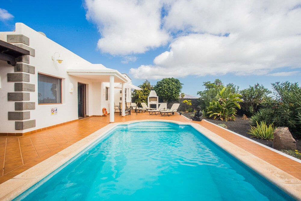 Modern Villa With Pool On Lanzarote Playa Blanca In Yaiza