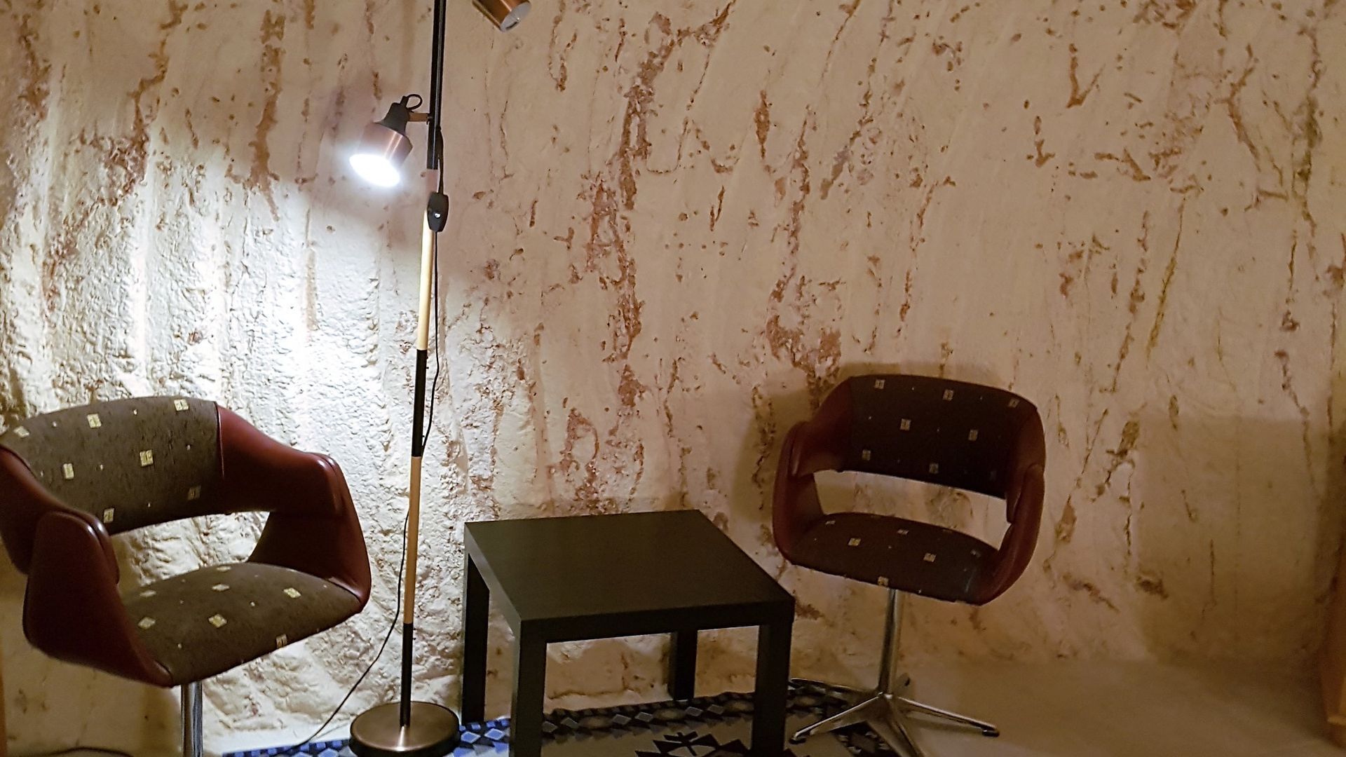 Undergound Gem - Apartment, Unique Experience, Spacious, pet Friendly