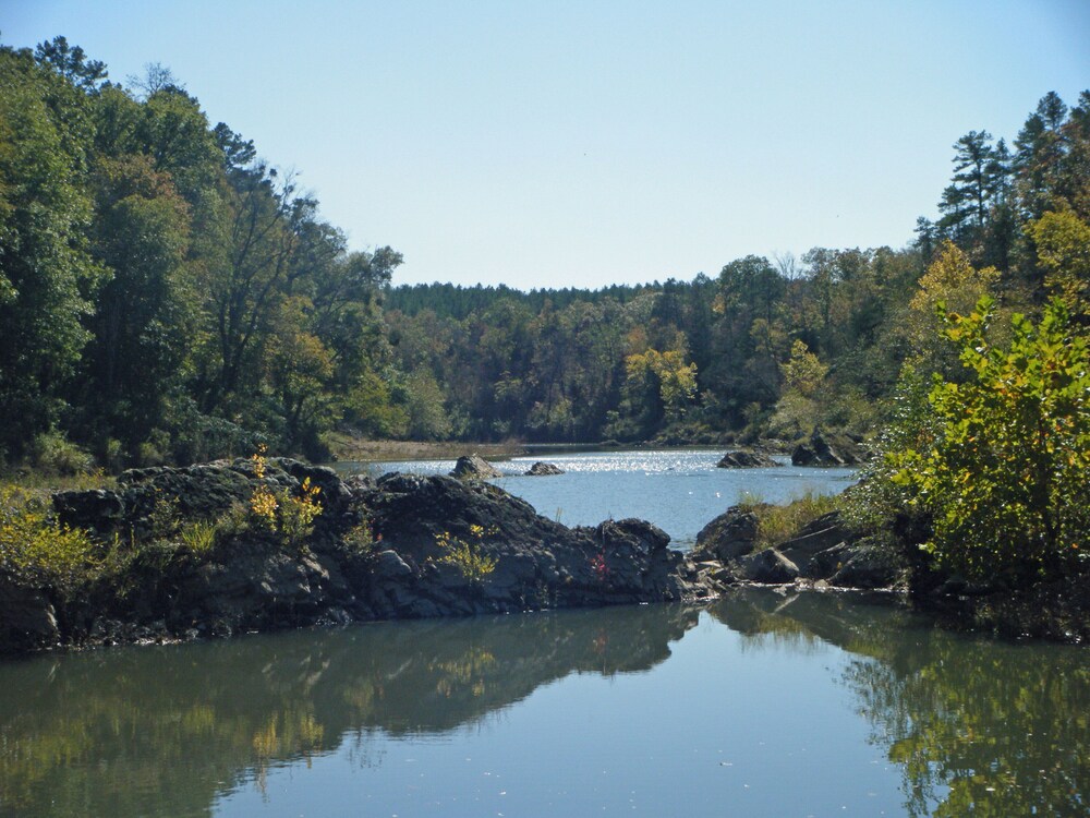Riverside Retreat Cabin Secluded Romantic Getaway Mena Arkansas