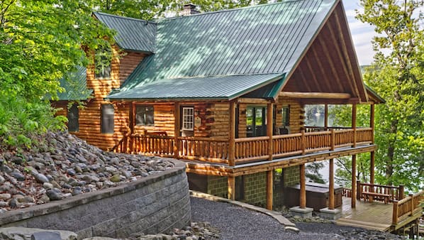 Luxury Log Cabin in the Woods on Skaneateles Lake in ...