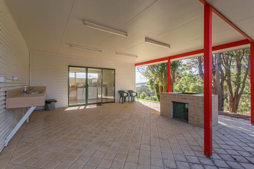 BBQ/picnic area, Karri Aura