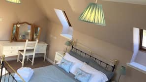 1 bedroom, free cots/infant beds, WiFi