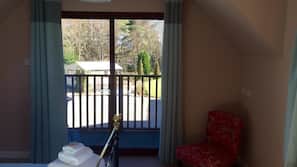 1 bedroom, free cots/infant beds, WiFi