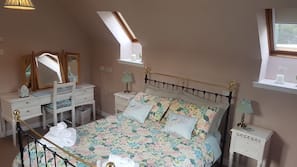 1 bedroom, free cots/infant beds, WiFi