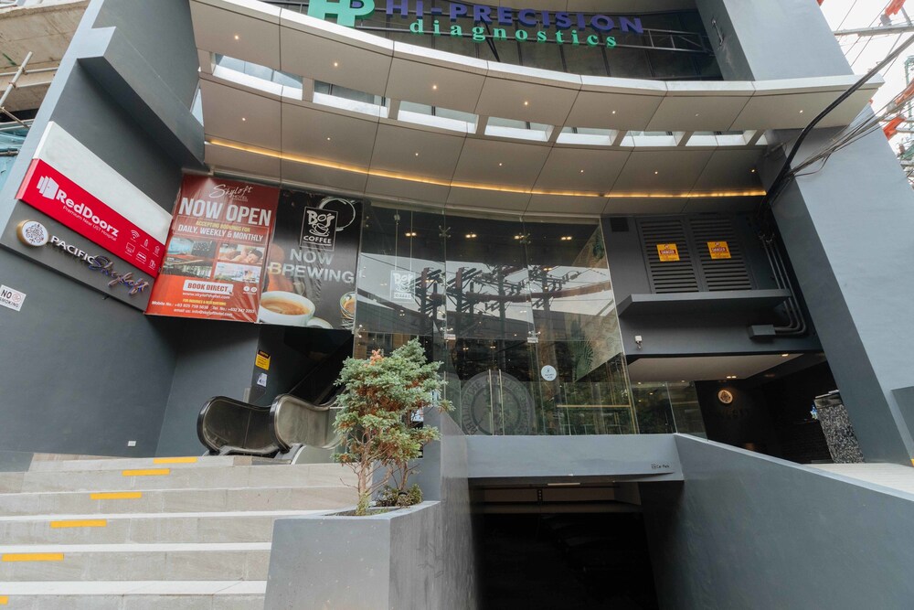 Reddoorz Premium Near Ust Hospital 2018 Pictures Reviews Prices Exterior