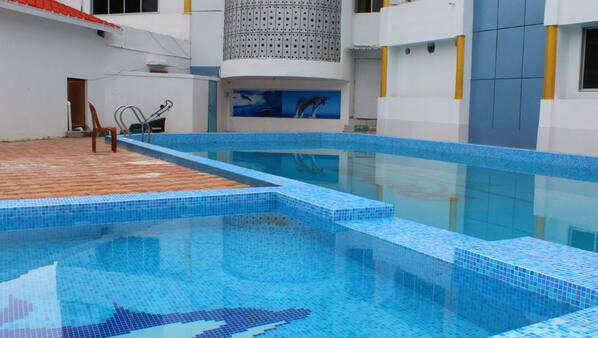 Indoor pool, outdoor pool