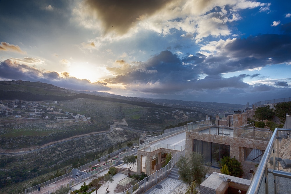 Photo - Sindyan Resort