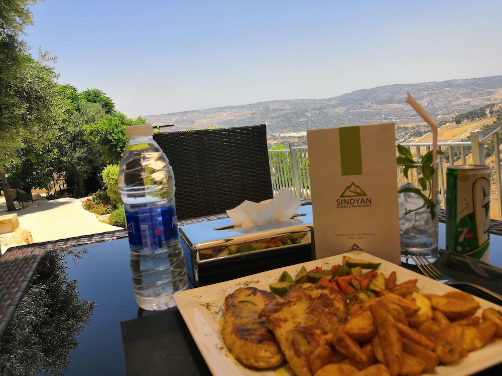 Photo - Sindyan Resort