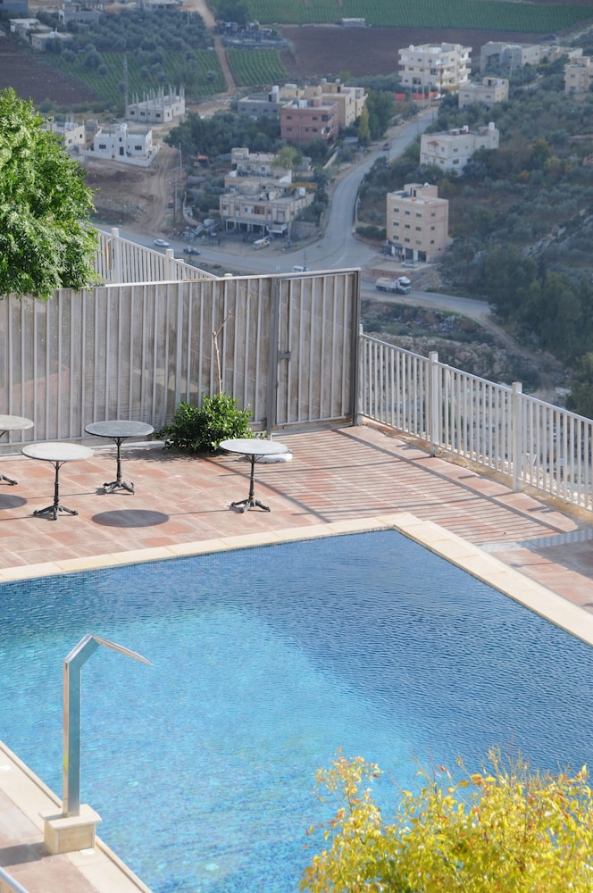 Photo - Sindyan Resort