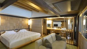 Minibar, in-room safe, individually decorated, individually furnished