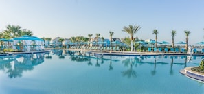 2 outdoor pools