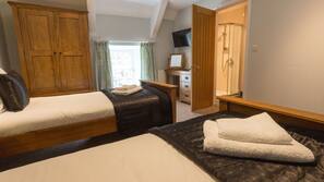 Premium bedding, iron/ironing board, free cots/infant beds, free WiFi