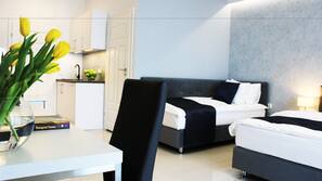 Luxe beddengoed, een kluis op de kamer, een bureau