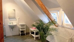 1 bedroom, WiFi, linens